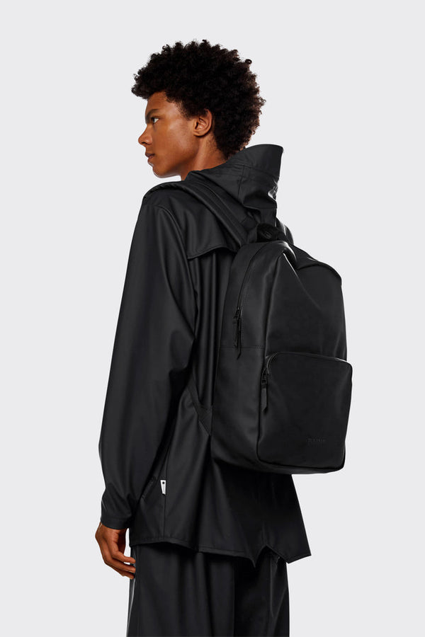 Waterproof, minimalistic, functional backpack with zip closure in black 