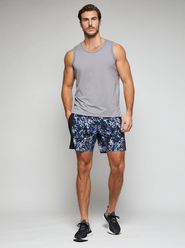 Men's fitness moisture-wicking tank top in light grey