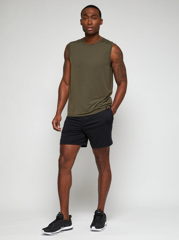 Men's sustainable performance muscle tee in army green