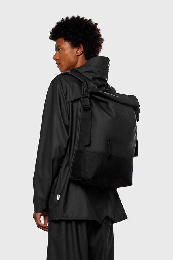 Waterproof rolltop buckle backpack in black