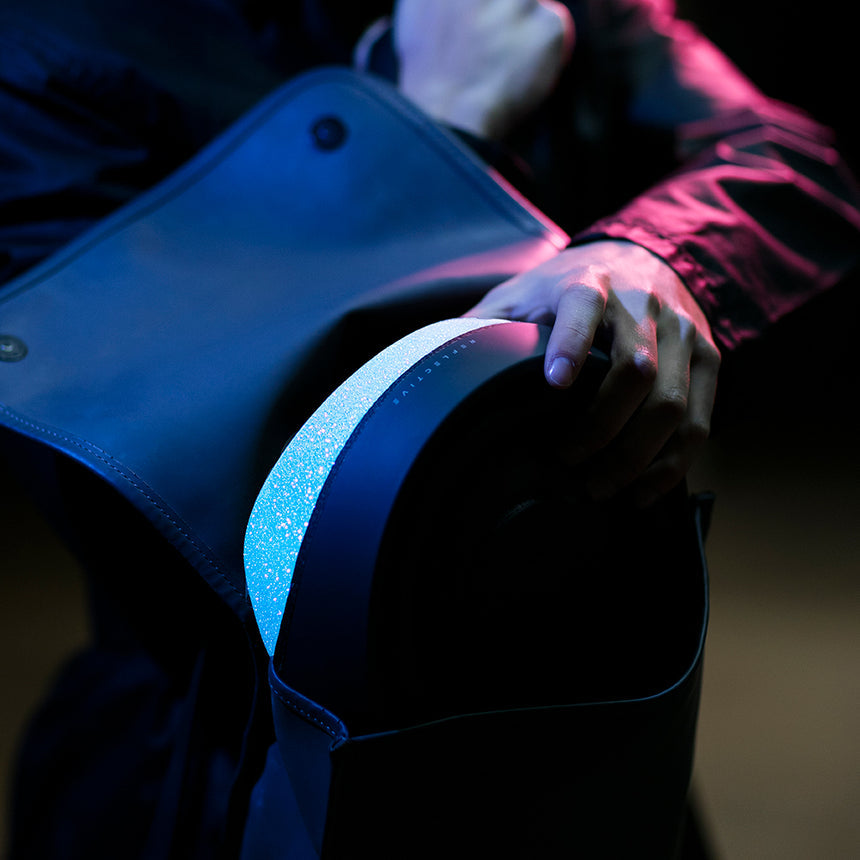 Reflectable, foldable, safe helmet in color graphite