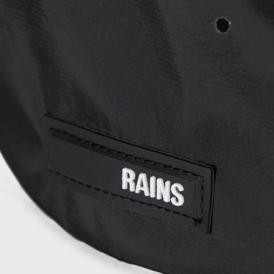 Men's sporty, waterproof nylon cap in black