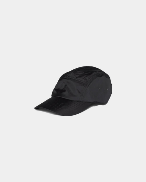 Men's sporty, waterproof nylon cap in black