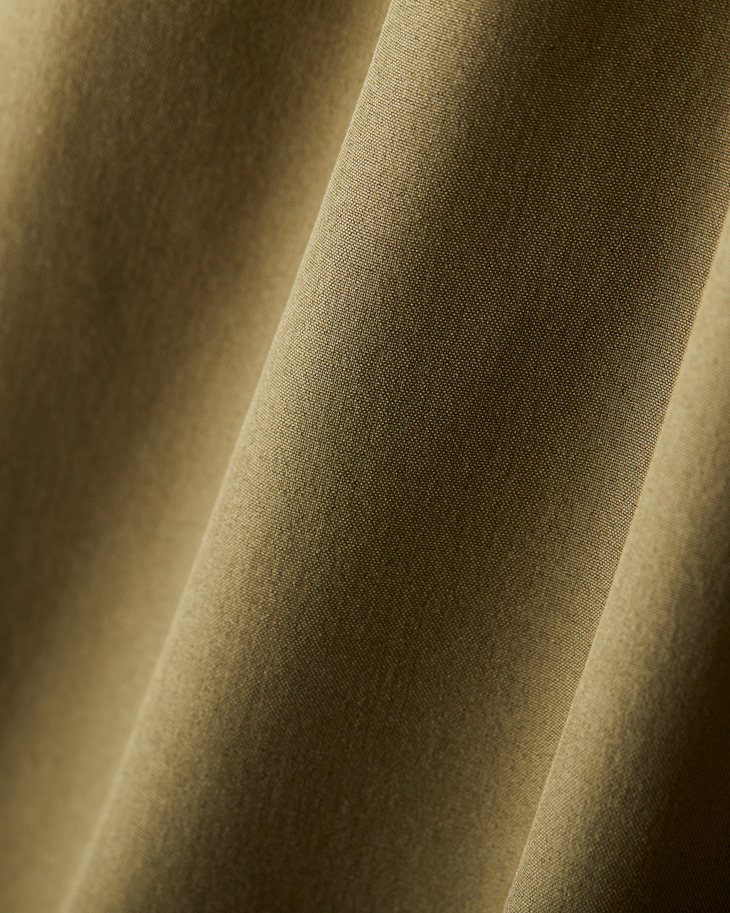 Men's 7 inch training short in color camel