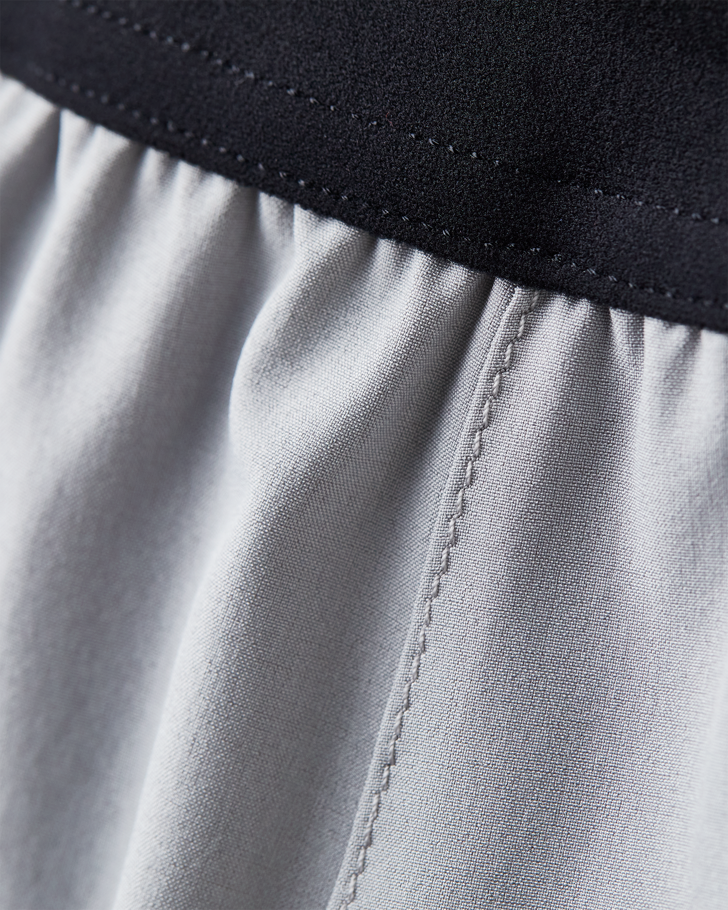 Men's 7 inch training short in light gray