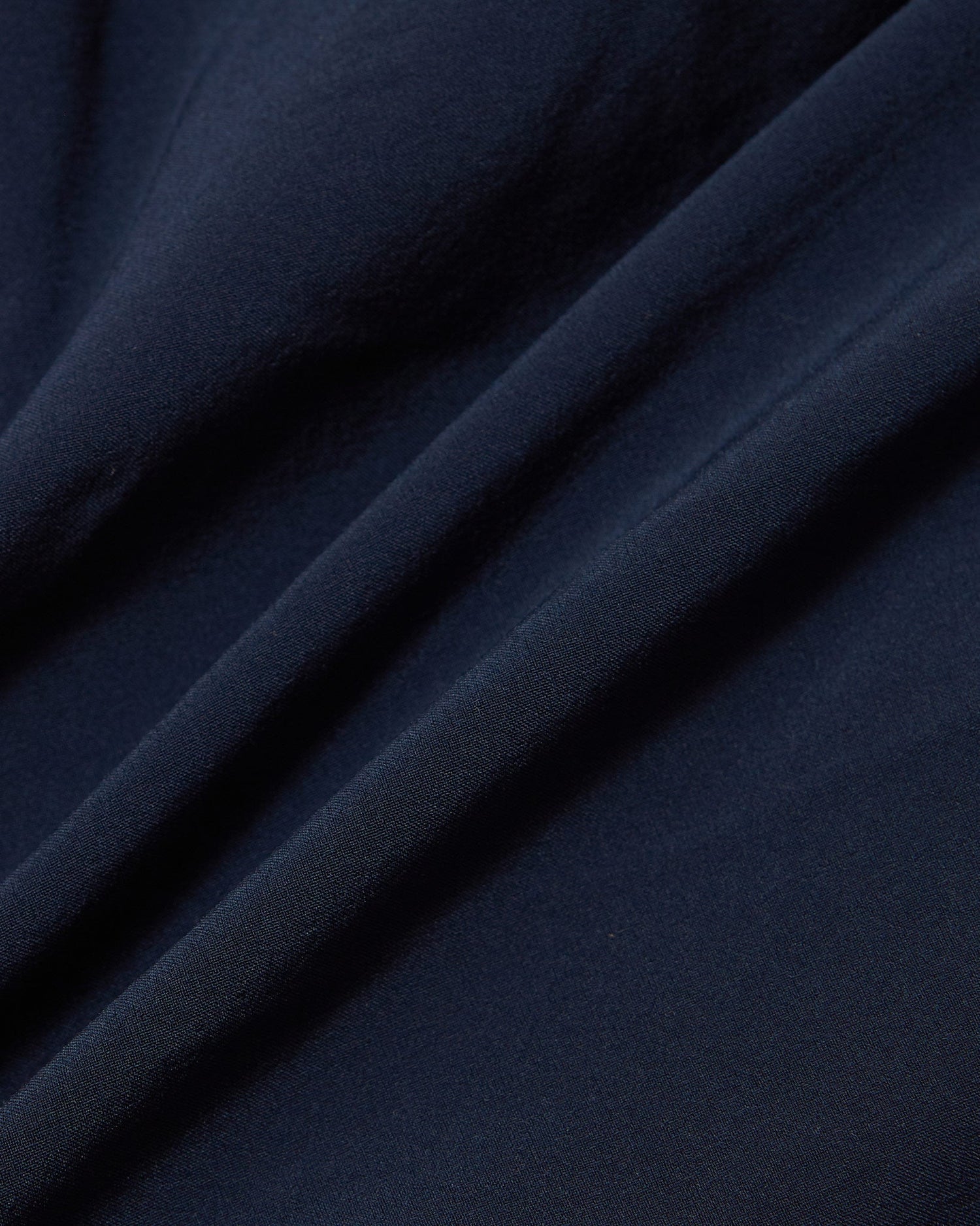 Men's 7 inch training short in navy blue