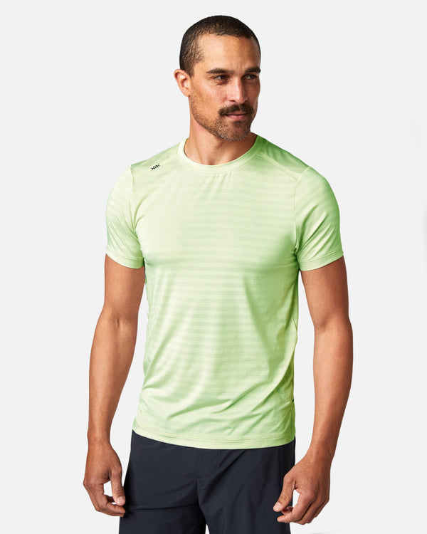 Men's running crewneck t-shirt in color tomatillo