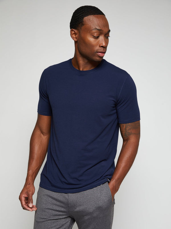 Men's versatile active shirt in navy blue