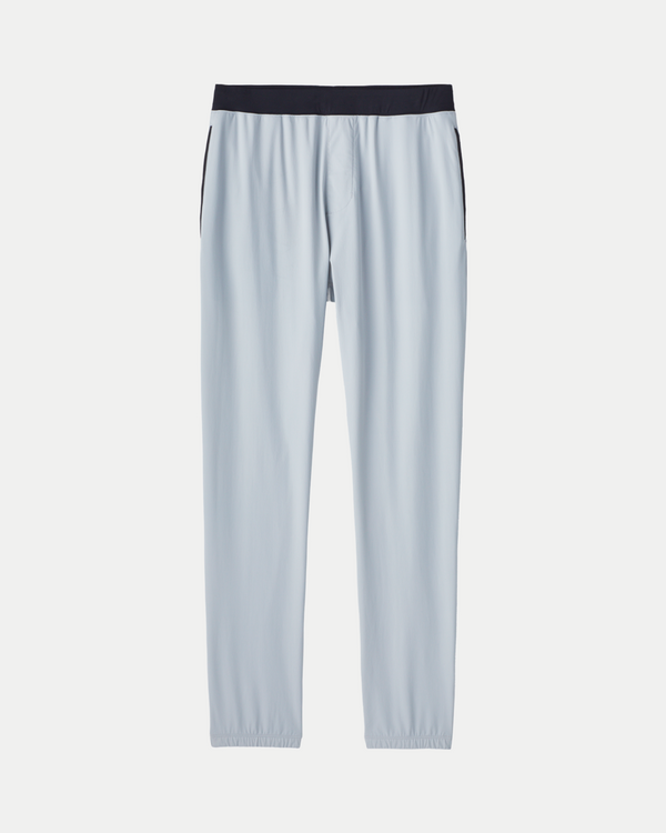 Men's lightweight work out pants in cloud gray