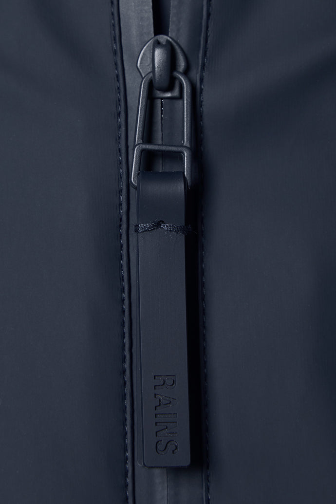 Men's sporty raincoat jacket with waterproof zip closures and an adjustable hemline in navy blue