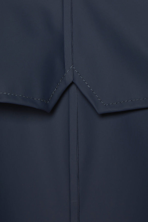 Men's sporty raincoat jacket with waterproof zip closures and an adjustable hemline in navy blue