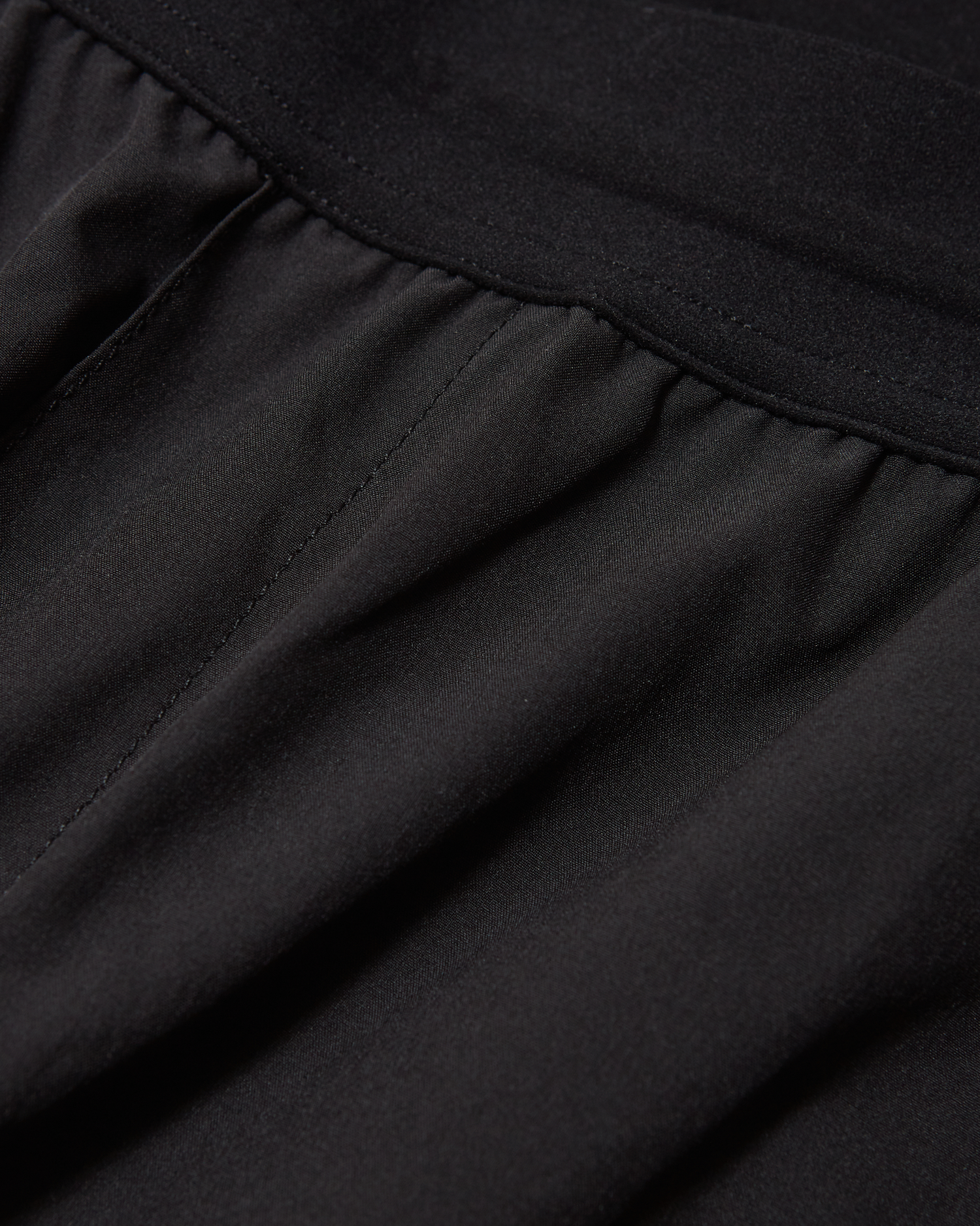 Men's 5 inch lined training short in black