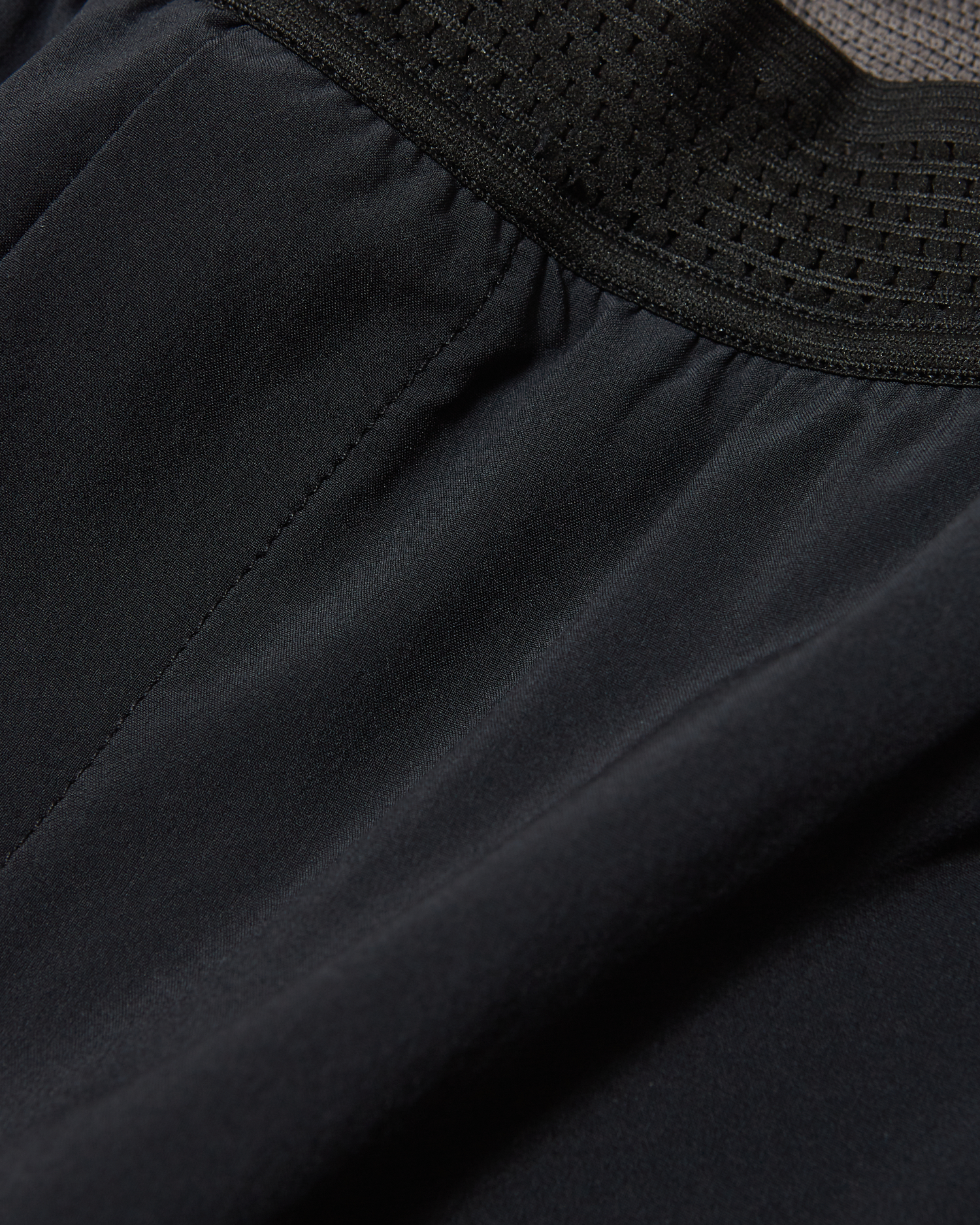 Men's 6 inch lined training short in black